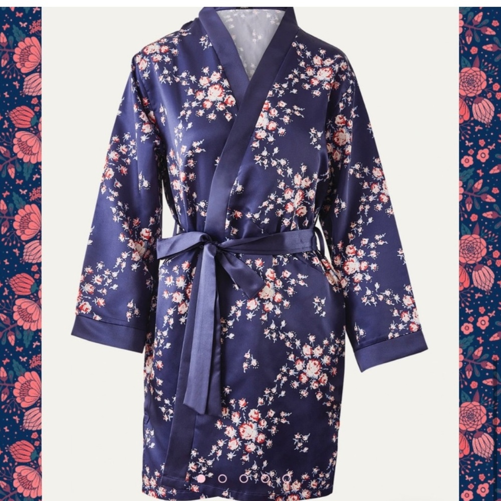 Morgan Lane Allie Robe Navy Floral Print- Size Large/XLarge